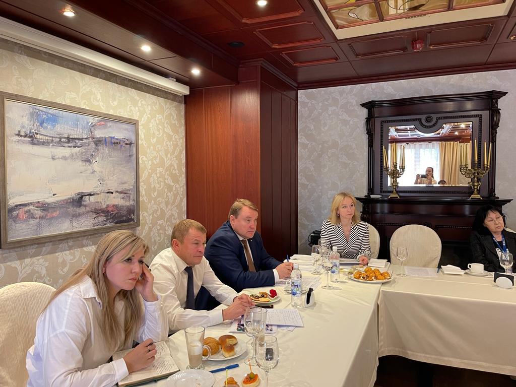 Деловой завтрак с Президентом "ОПОРЫ РОССИИ" Александром Калининым Деловой завтрак с Президентом "ОПОРЫ РОССИИ" Александром Калининым