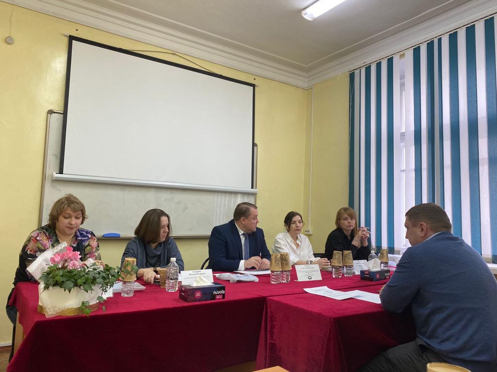 Студенты идут вперёд в светлое будущее! Студенты идут вперёд в светлое будущее!