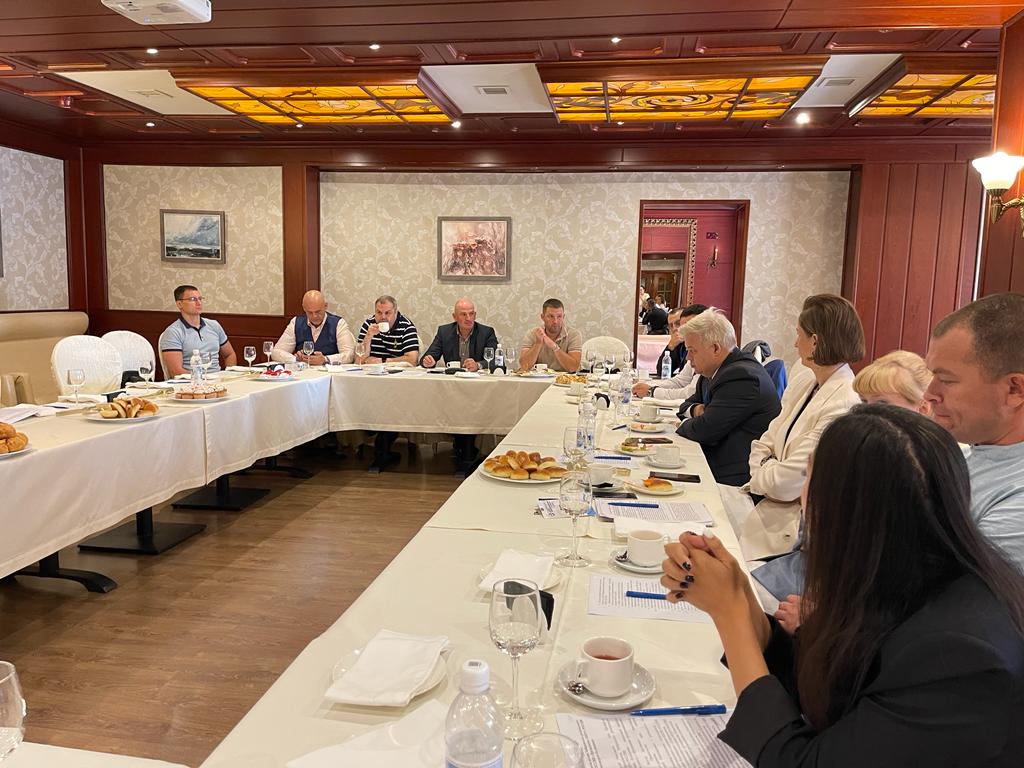 Деловой завтрак с Президентом "ОПОРЫ РОССИИ" Александром Калининым Деловой завтрак с Президентом "ОПОРЫ РОССИИ" Александром Калининым