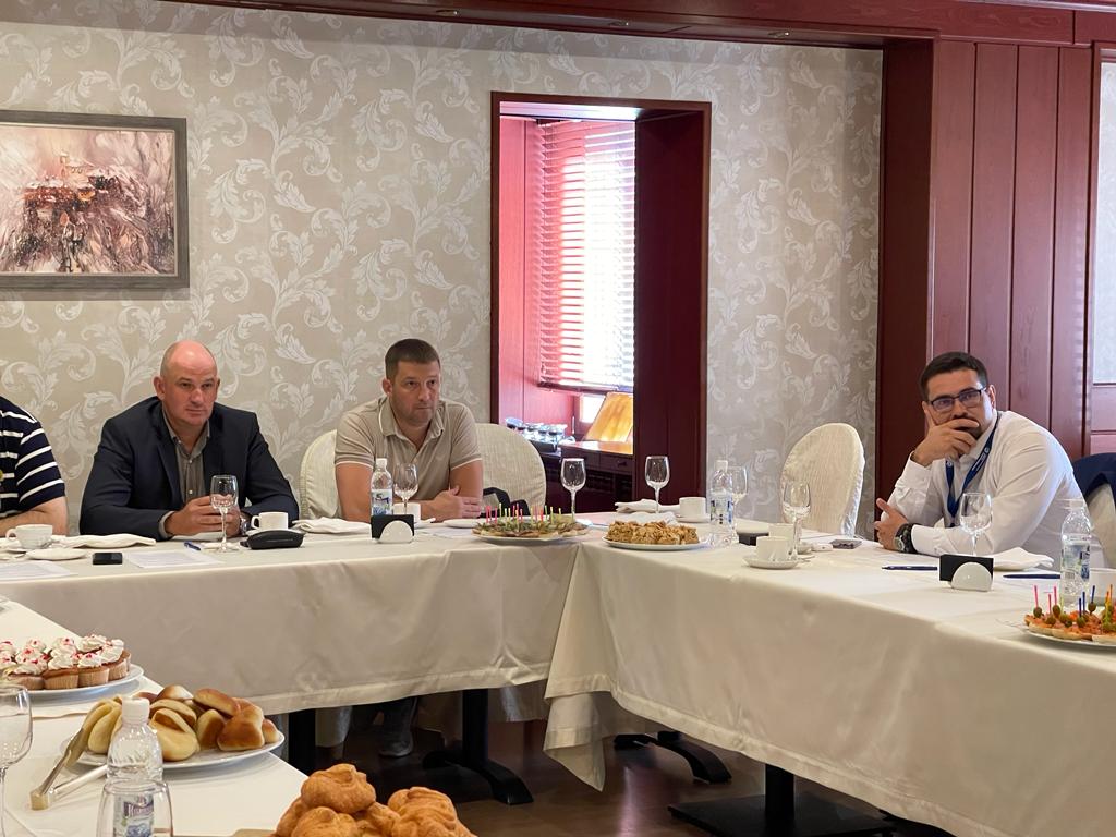 Деловой завтрак с Президентом "ОПОРЫ РОССИИ" Александром Калининым Деловой завтрак с Президентом "ОПОРЫ РОССИИ" Александром Калининым