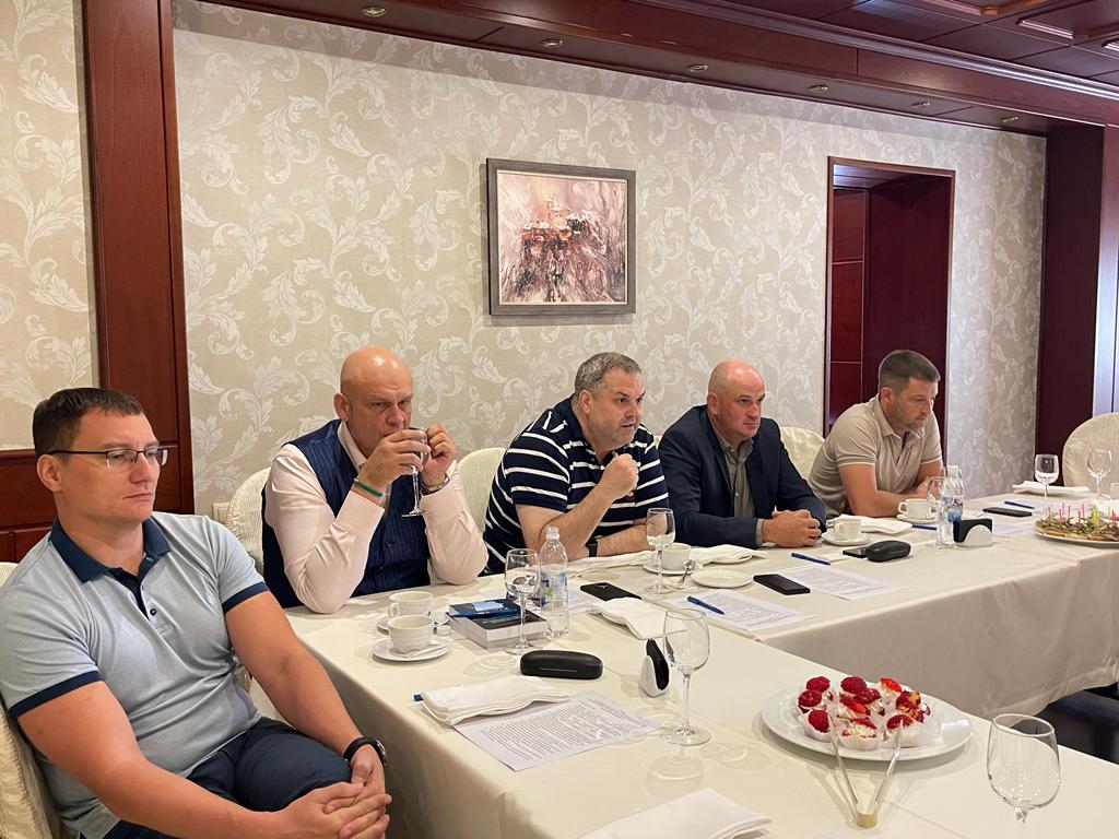 Деловой завтрак с Президентом "ОПОРЫ РОССИИ" Александром Калининым Деловой завтрак с Президентом "ОПОРЫ РОССИИ" Александром Калининым