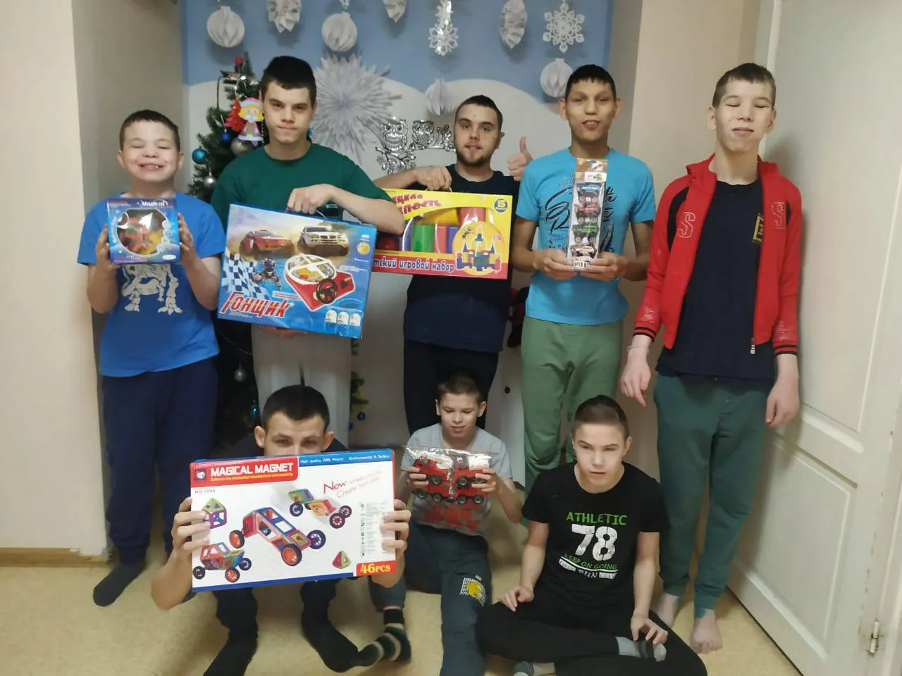 В преддверии Нового года члены Хабаровского регионального отделения «ОПОРЫ РОССИИ» традиционно объединились, чтобы порадовать деток из Хабаровского детского психоневрологического интерната подарками! В преддверии Нового года члены Хабаровского регионального отделения «ОПОРЫ РОССИИ» традиционно объединились, чтобы порадовать деток из Хабаровского детского психоневрологического интерната подарками!
