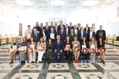 Заместитель Председателя Правительства Хабаровского края, министр экономического развития Виктор Калашников вручил награды членам Хабаровской «ОПОРЫ РОССИИ»