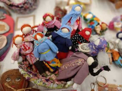 6 декабря в ТЦ «Экодом» состоялось торжественное открытие новогодней благотворительной ярмарки «Сделано мамой — сделано в России», организованной Хабаровской «ОПОРОЙ РОССИИ»