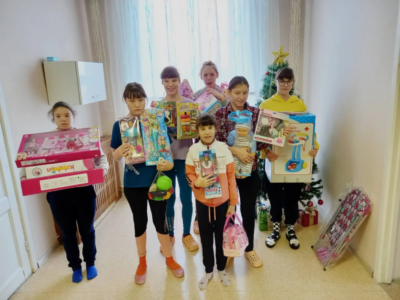 В преддверии Нового года члены Хабаровского регионального отделения «ОПОРЫ РОССИИ» традиционно объединились, чтобы порадовать деток из Хабаровского детского психоневрологического интерната подарками!