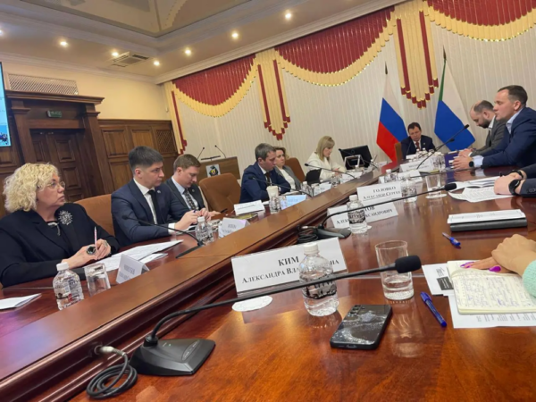Член Правления «ОПОРЫ РОССИИ», Председатель Хабаровского регионального отделения Сергей Мазунин и Сопредседатель отделения Олег Герасимов приняли участие в заседании проектной группы Правительства края по управлению инвестиционным климатом
