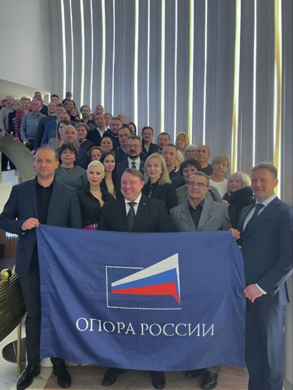 Владимир Путин остается на пятый президентский срок